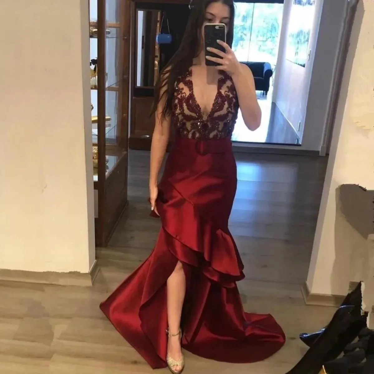 Abiti da ballo a sirena con scollo all'americana bordeaux Abiti da sera con applicazioni di pizzo alto e basso Perline Abito da