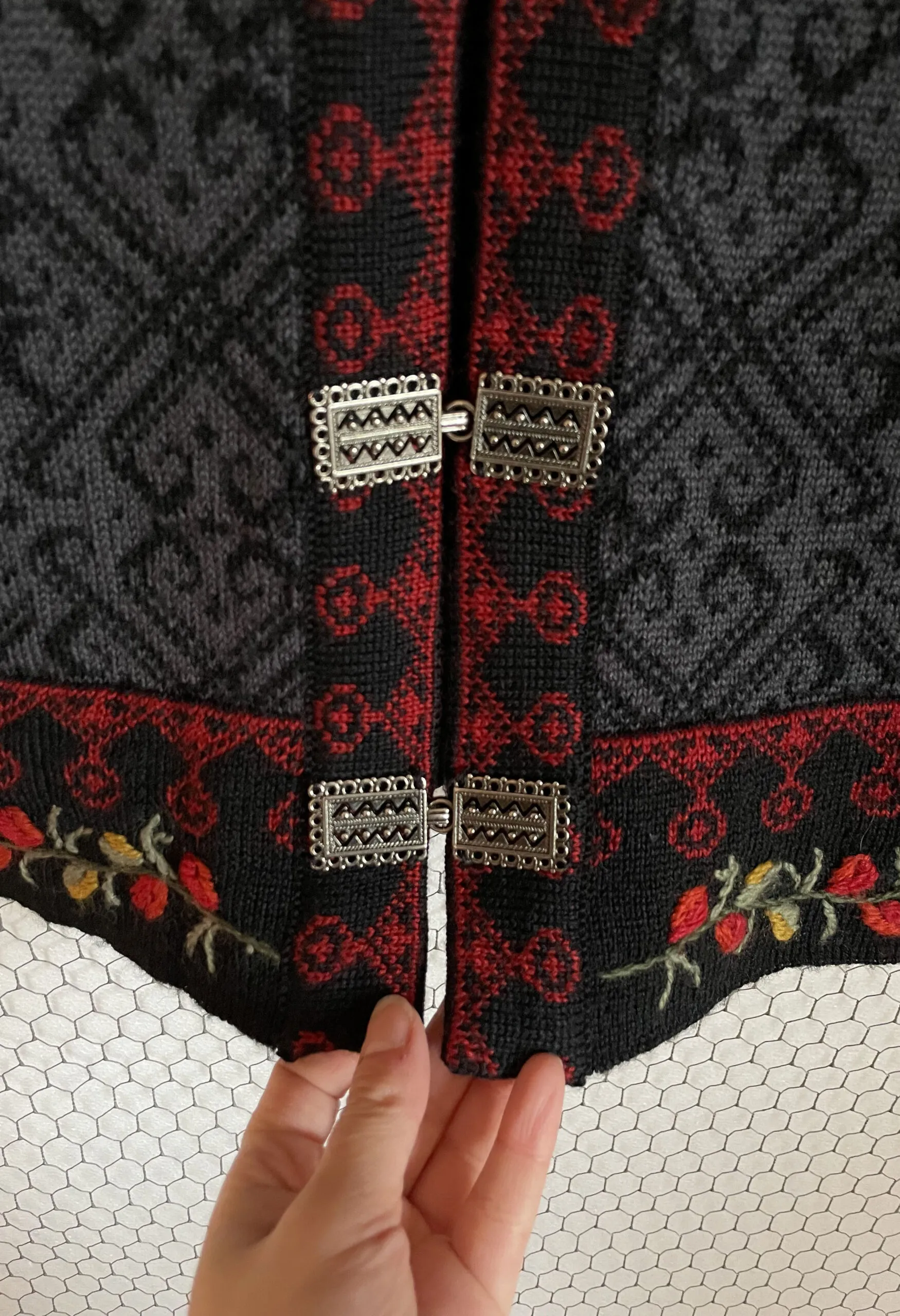 Cardigan vintage norvegese fatto a mano in pura lana