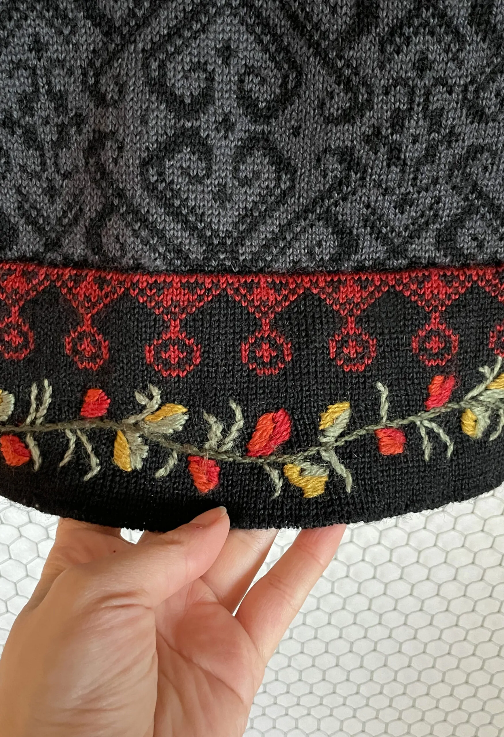 Cardigan vintage norvegese fatto a mano in pura lana