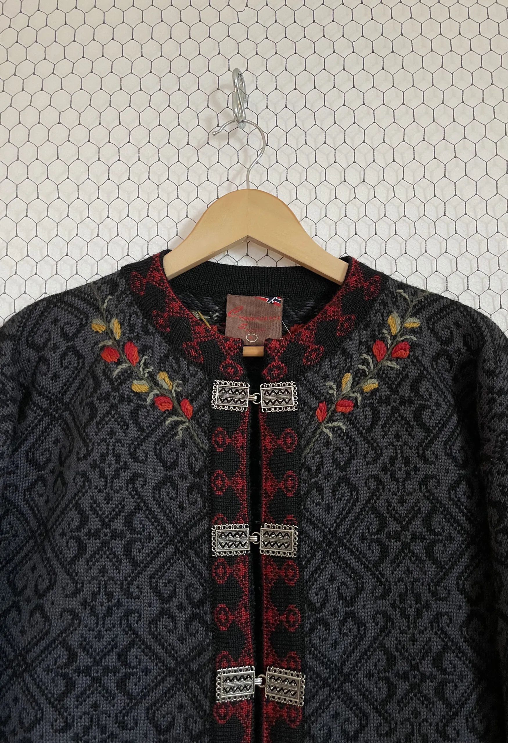 Cardigan vintage norvegese fatto a mano in pura lana