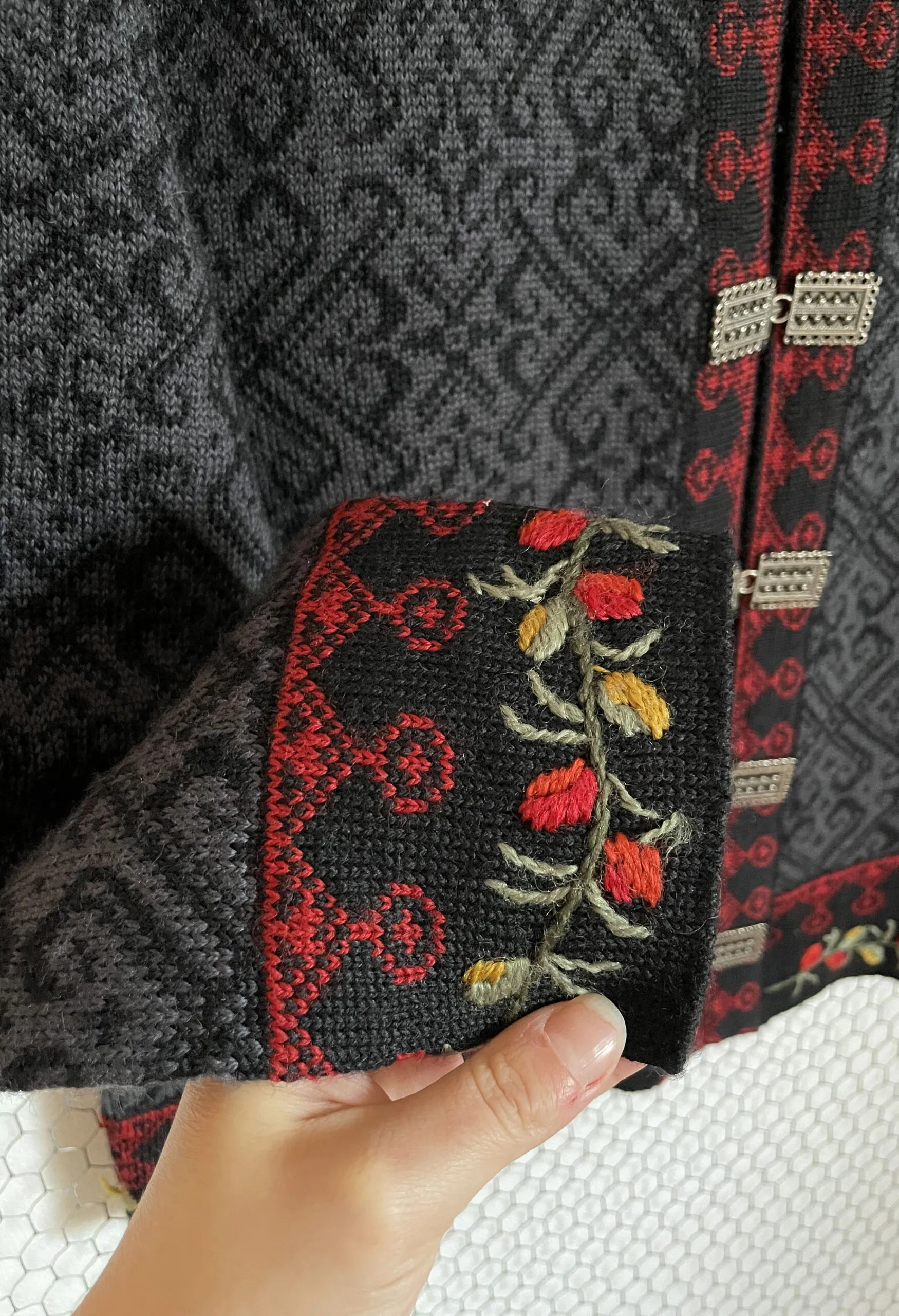 Cardigan vintage norvegese fatto a mano in pura lana