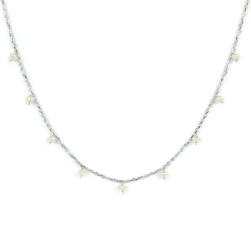 Collana in oro bianco con centrale di perle pendenti