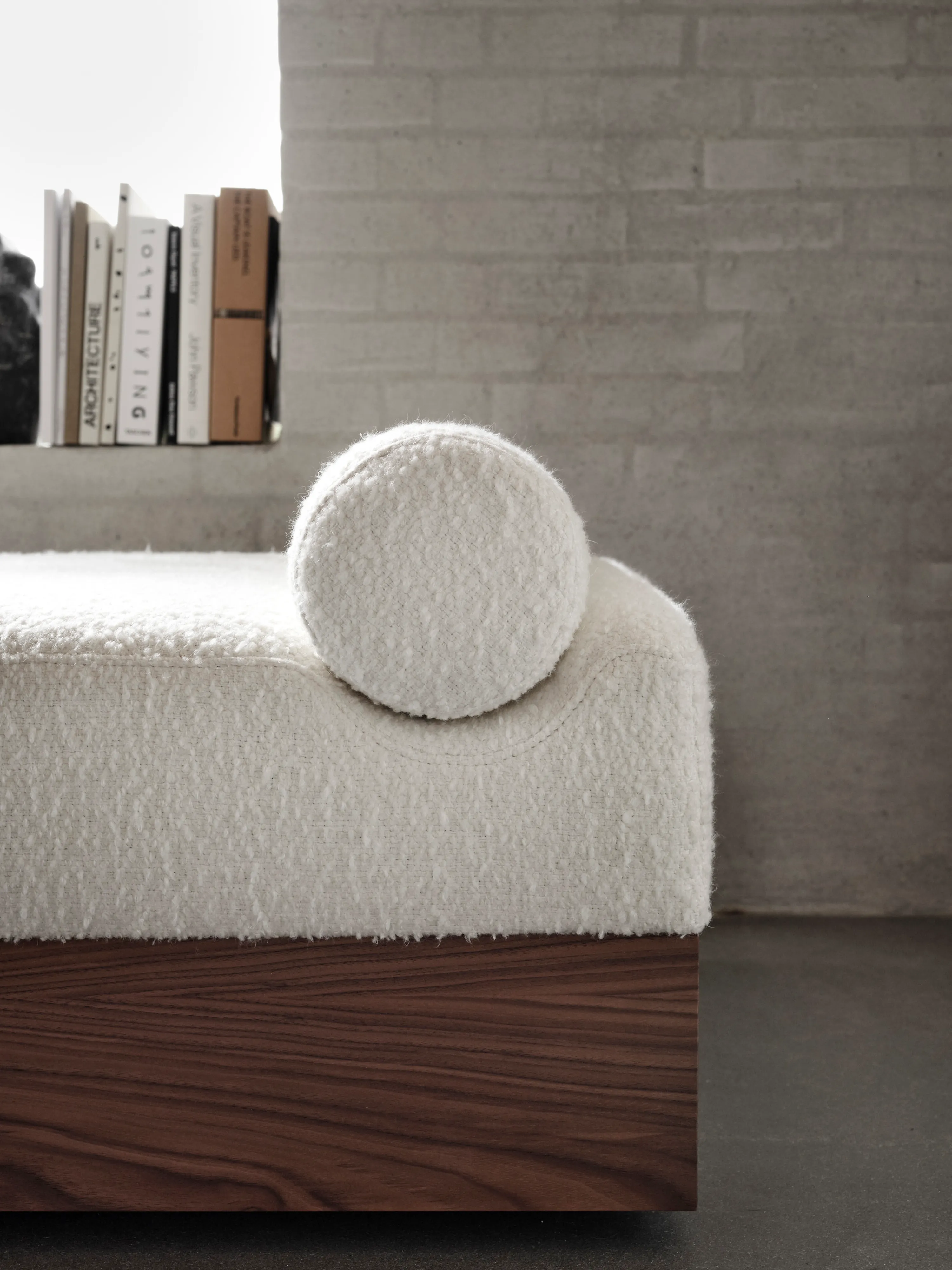Daybed Mass 200x75x51 cm.jg{font-size:18px}Karakorum ivory 001-walnut