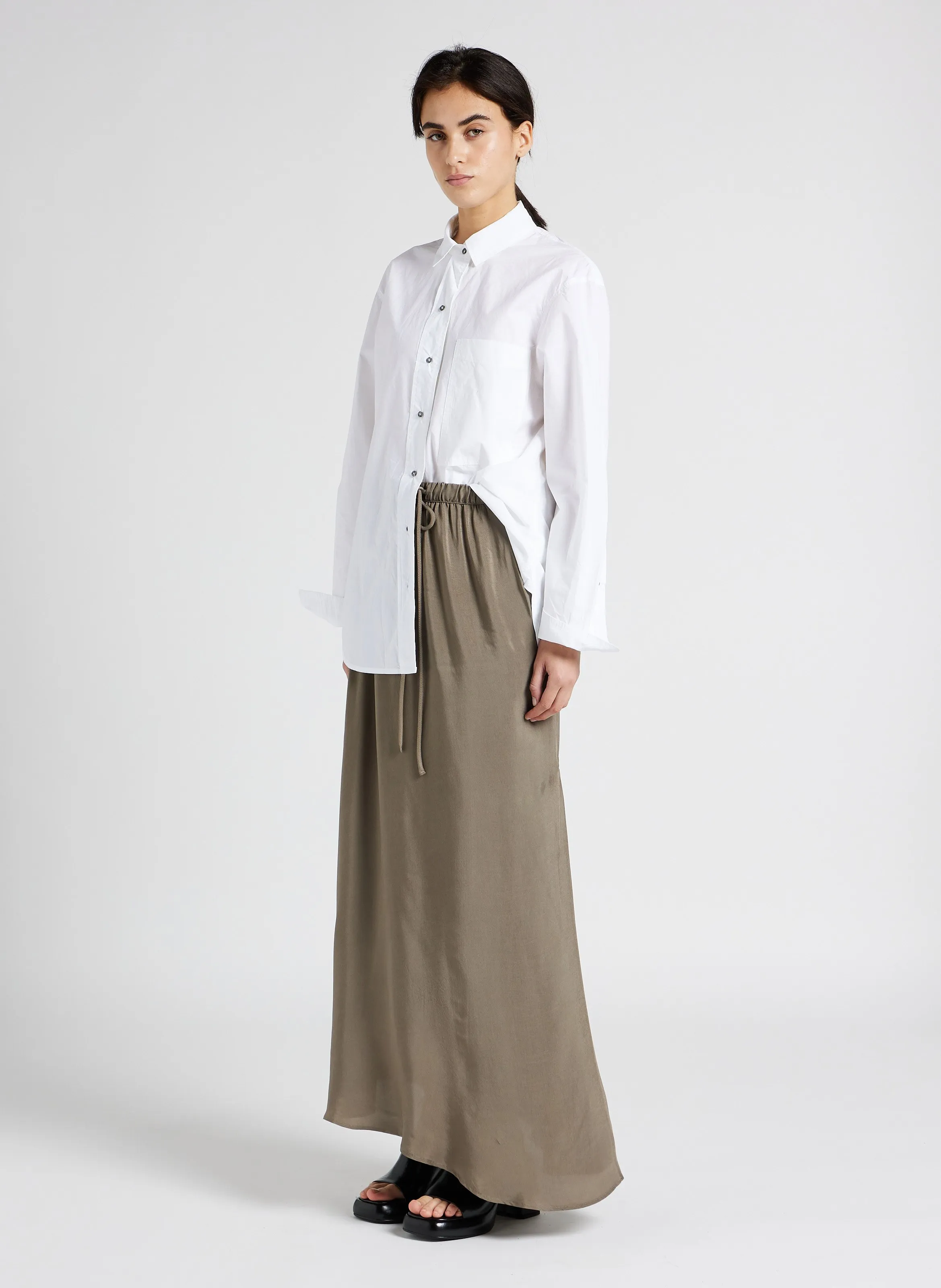 HUMANOID   HERMANN - Camicia ampia con collo classico in cotone | Bianco