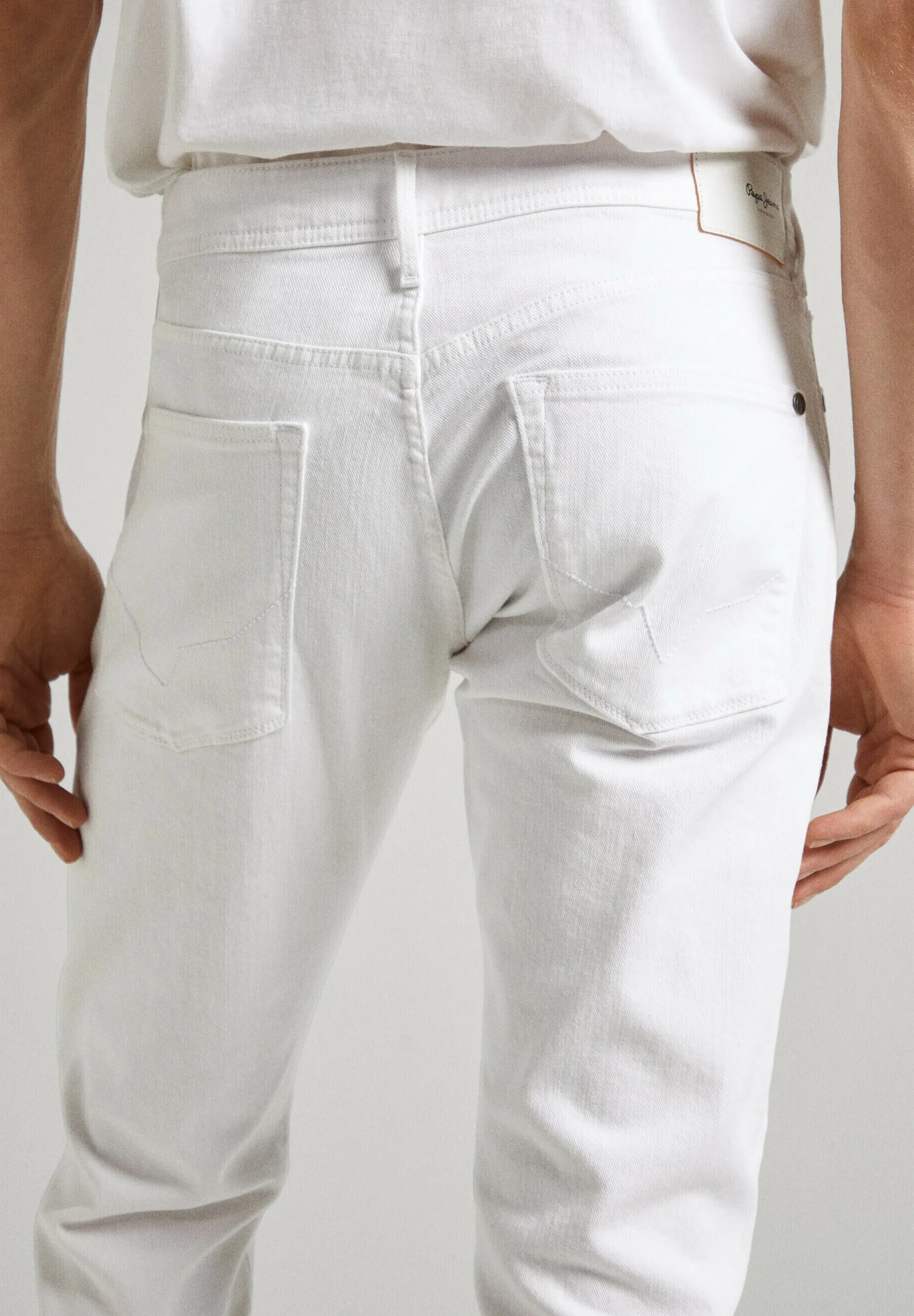 Jeans a sigaretta
