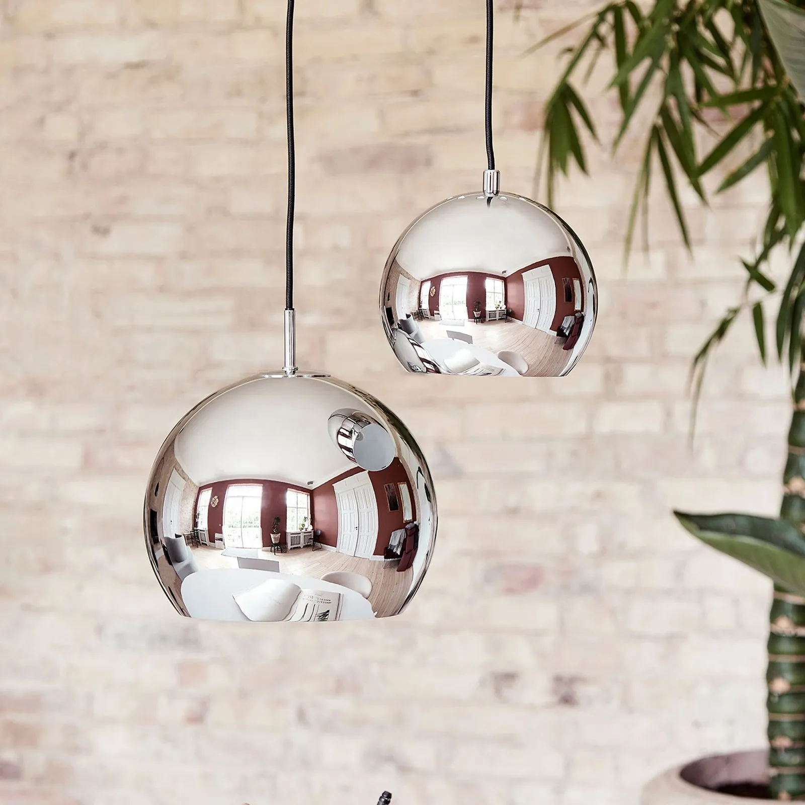 Lampada a sospensione FRANDSEN Ball, colore cromo lucido, Ø 18 cm