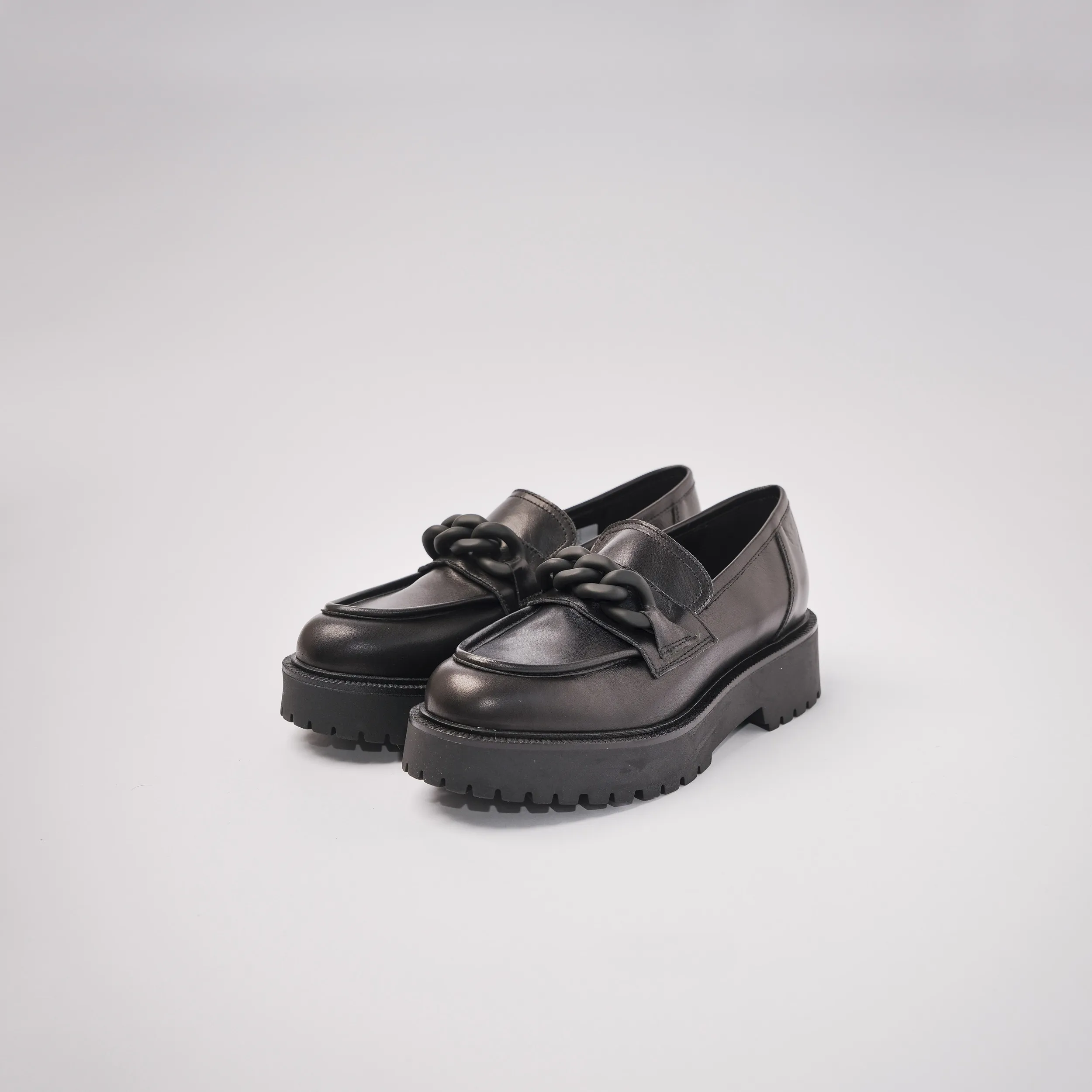 Mocassino chunky in pelle con dettaglio catena