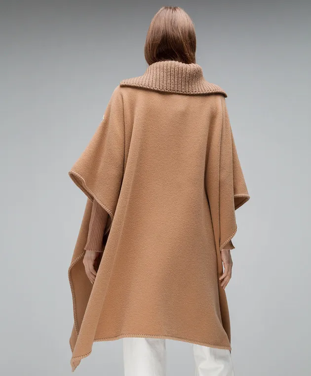 Moncler Poncho in lana marrone con logo 3G000050U134