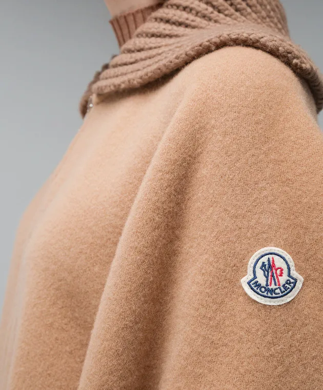 Moncler Poncho in lana marrone con logo 3G000050U134