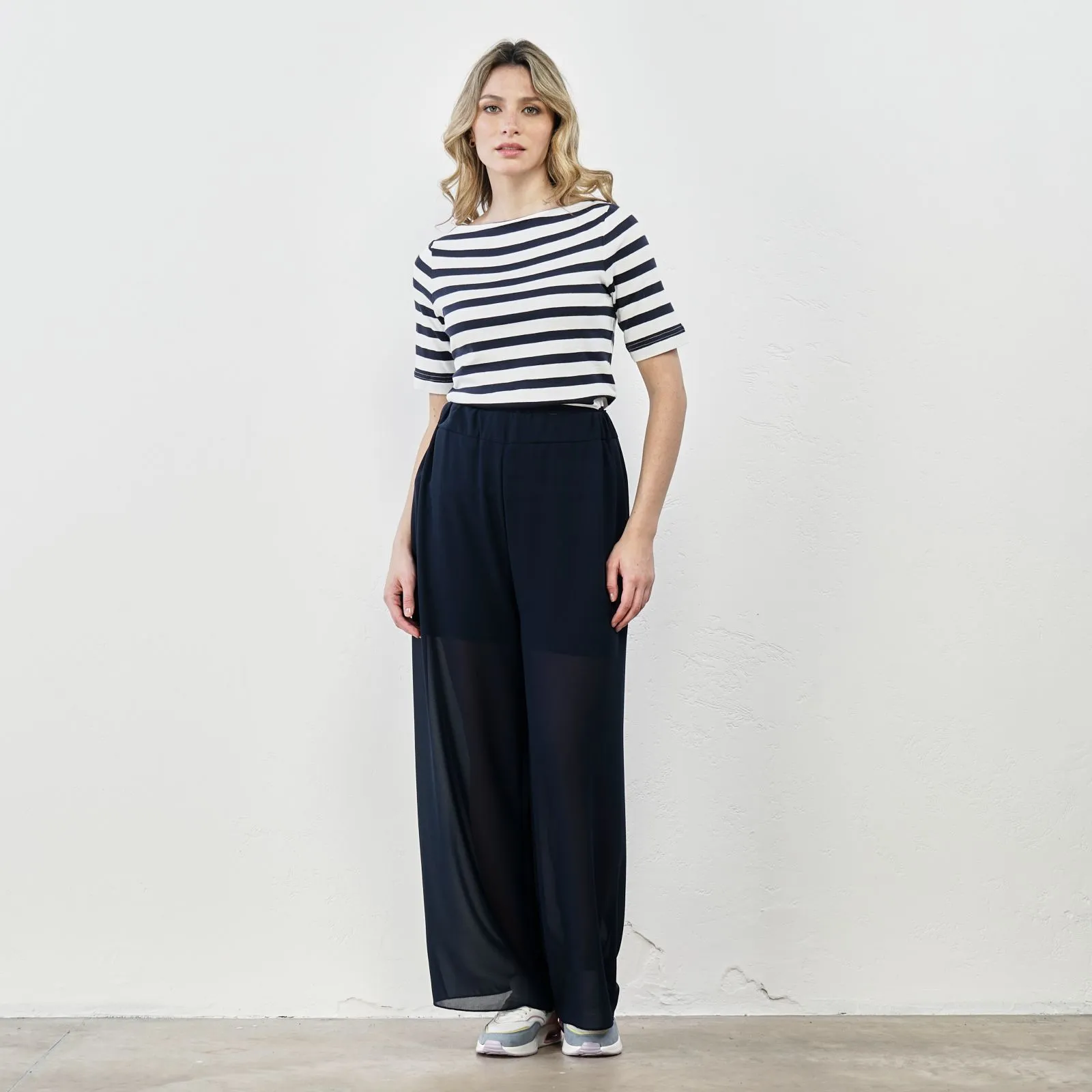 Pantaloni blu ampi in tessuto leggero