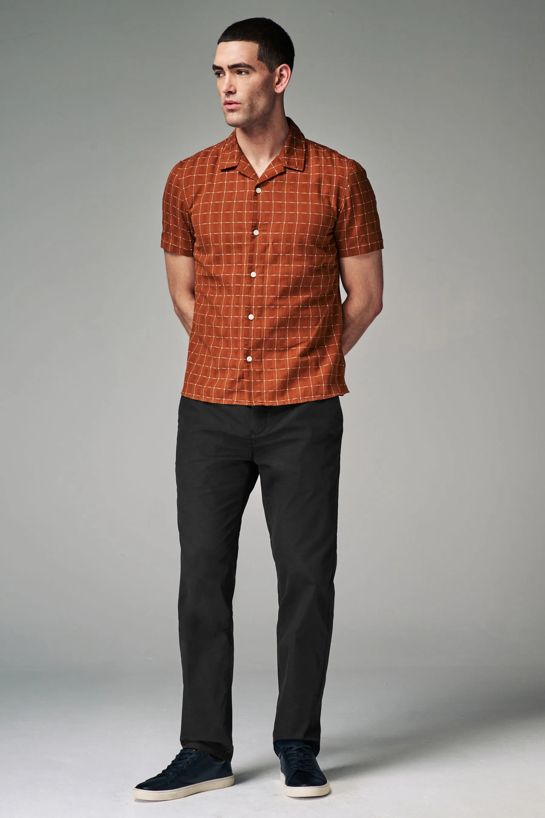 Pantaloni chino elasticizzati estivi