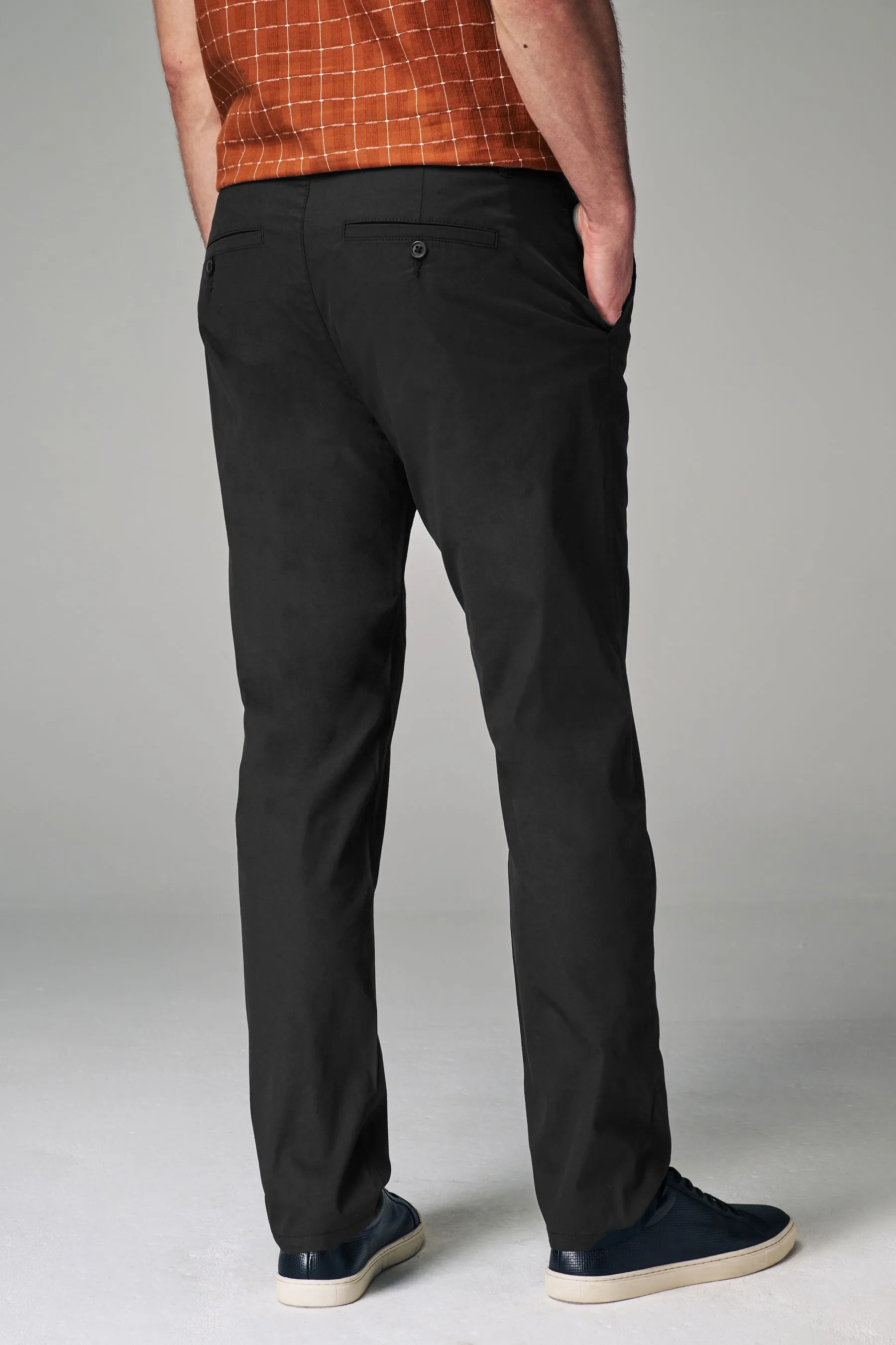 Pantaloni chino elasticizzati estivi