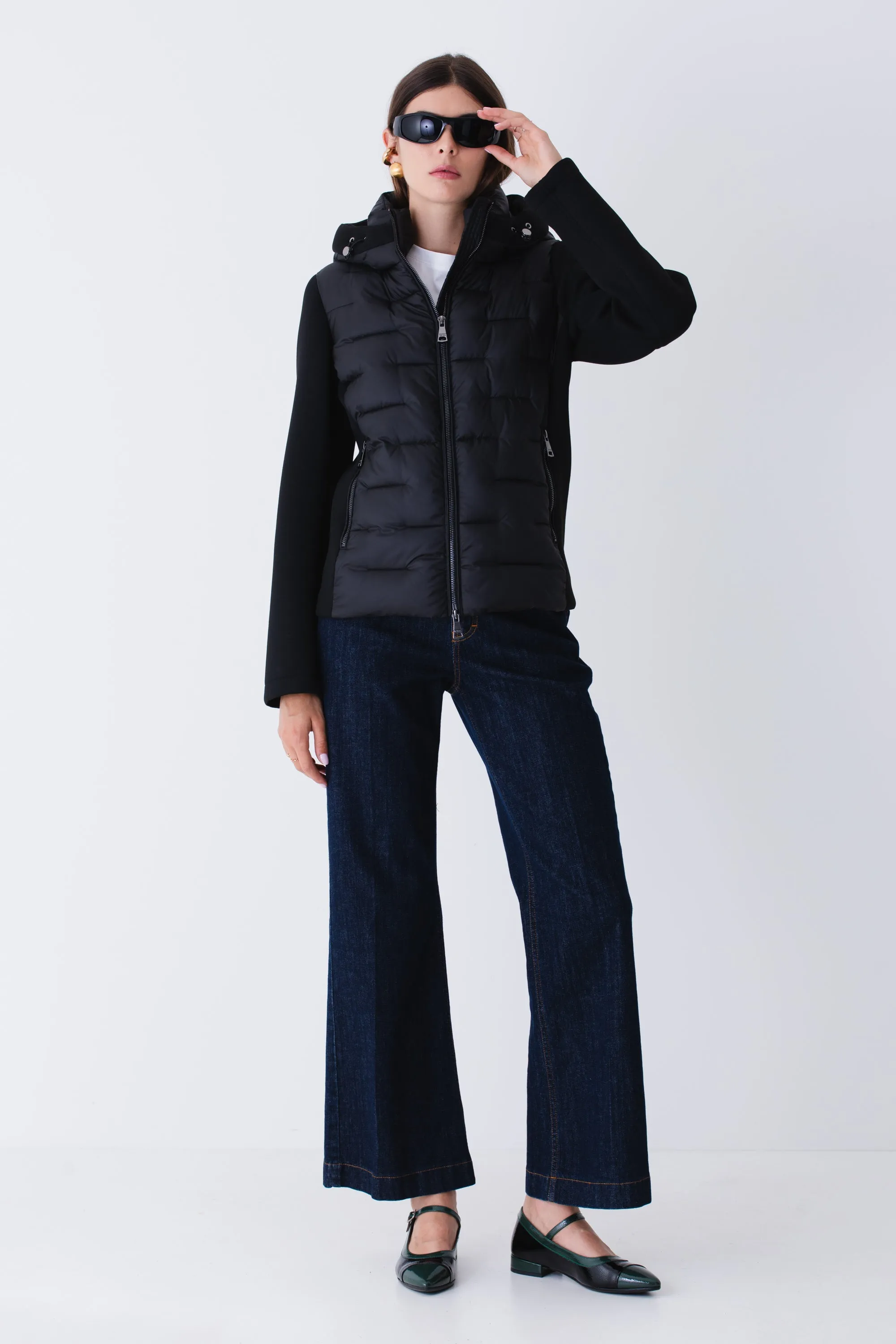 Piumino corto con maniche e inserti in neoprene - FW25