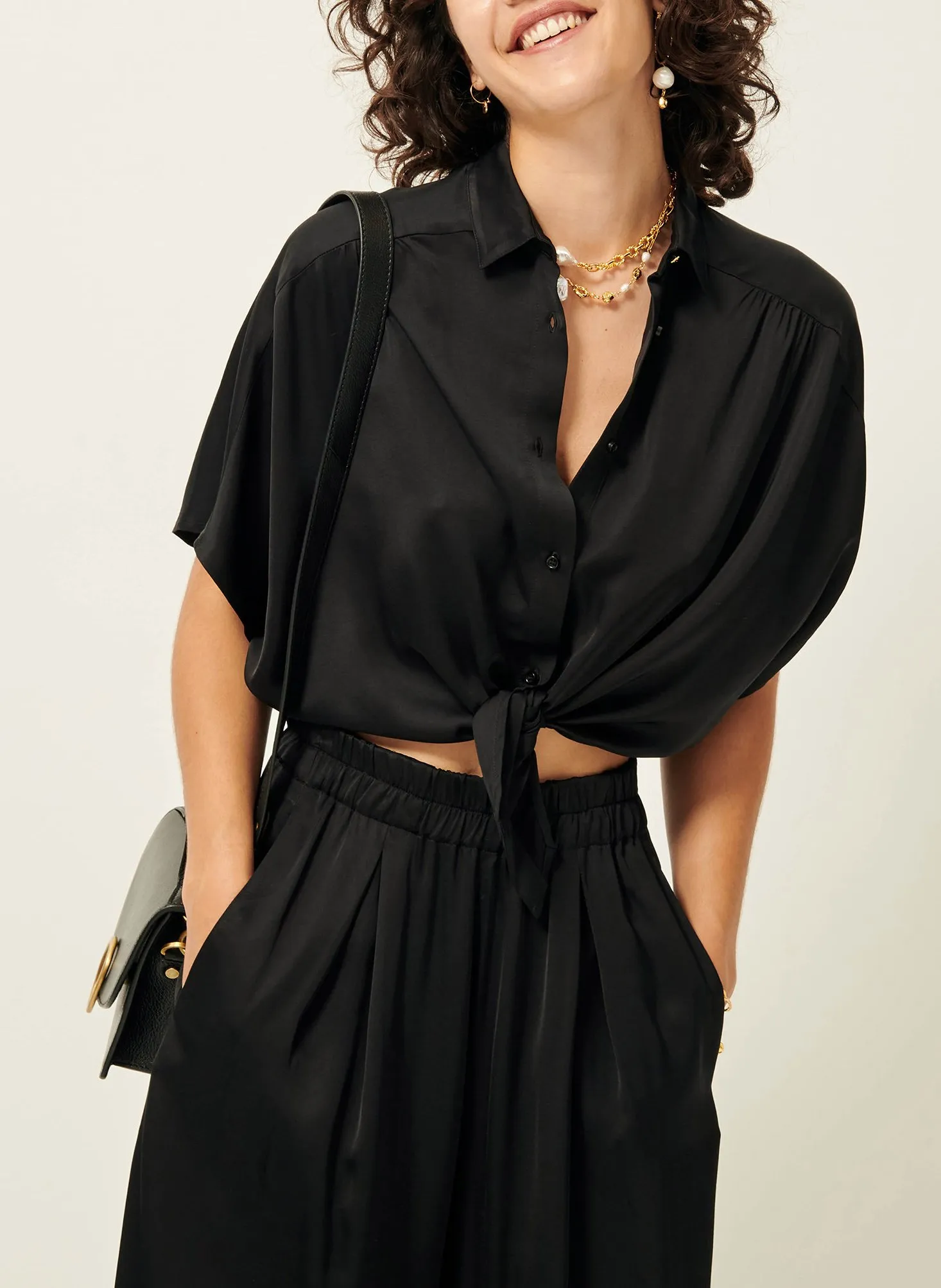  SESSUN   ALFASSA NIGHT - Rechte blouse met klassieke kraag | Nero