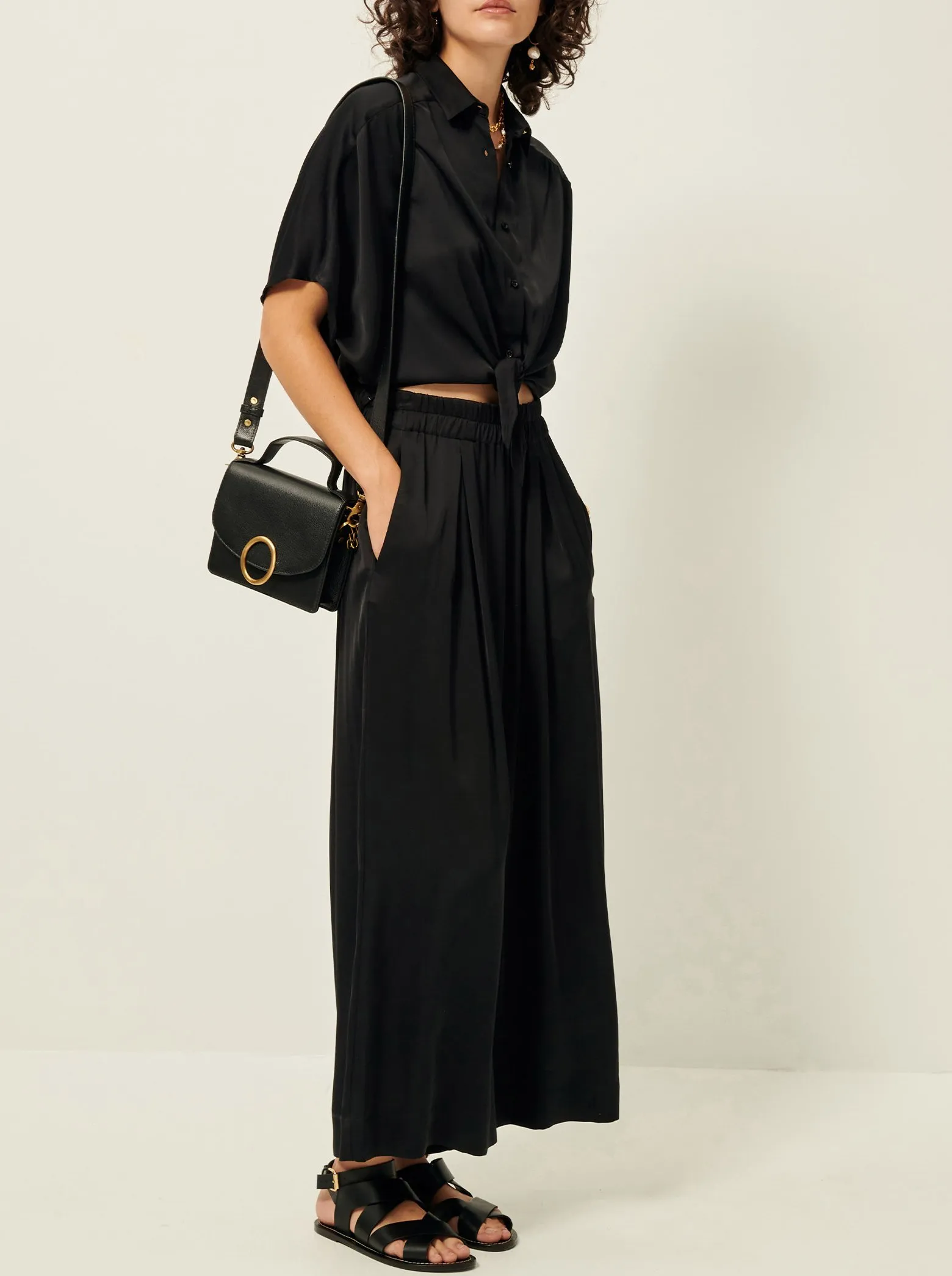  SESSUN   ALFASSA NIGHT - Rechte blouse met klassieke kraag | Nero