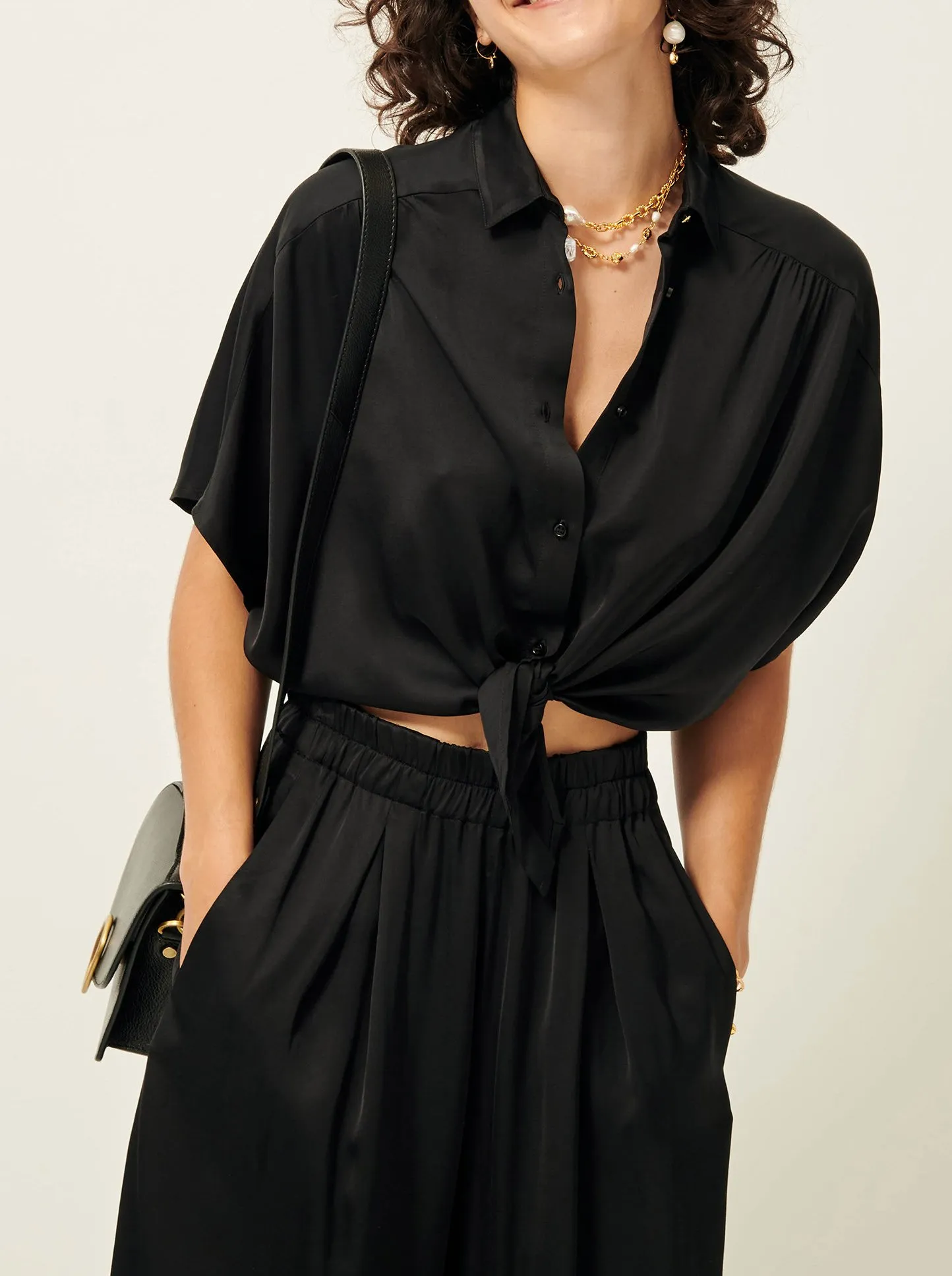  SESSUN   ALFASSA NIGHT - Rechte blouse met klassieke kraag | Nero