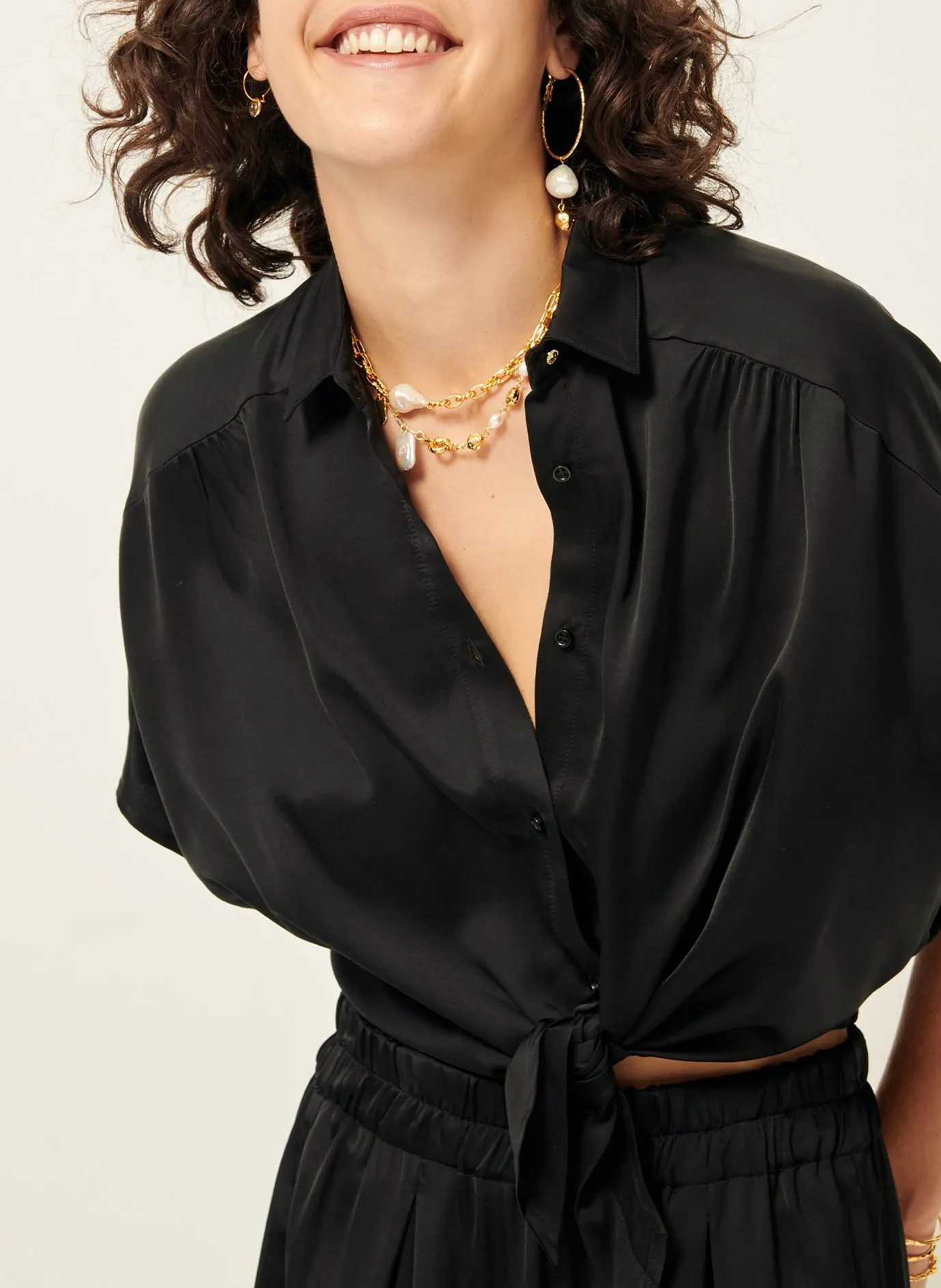  SESSUN   ALFASSA NIGHT - Rechte blouse met klassieke kraag | Nero