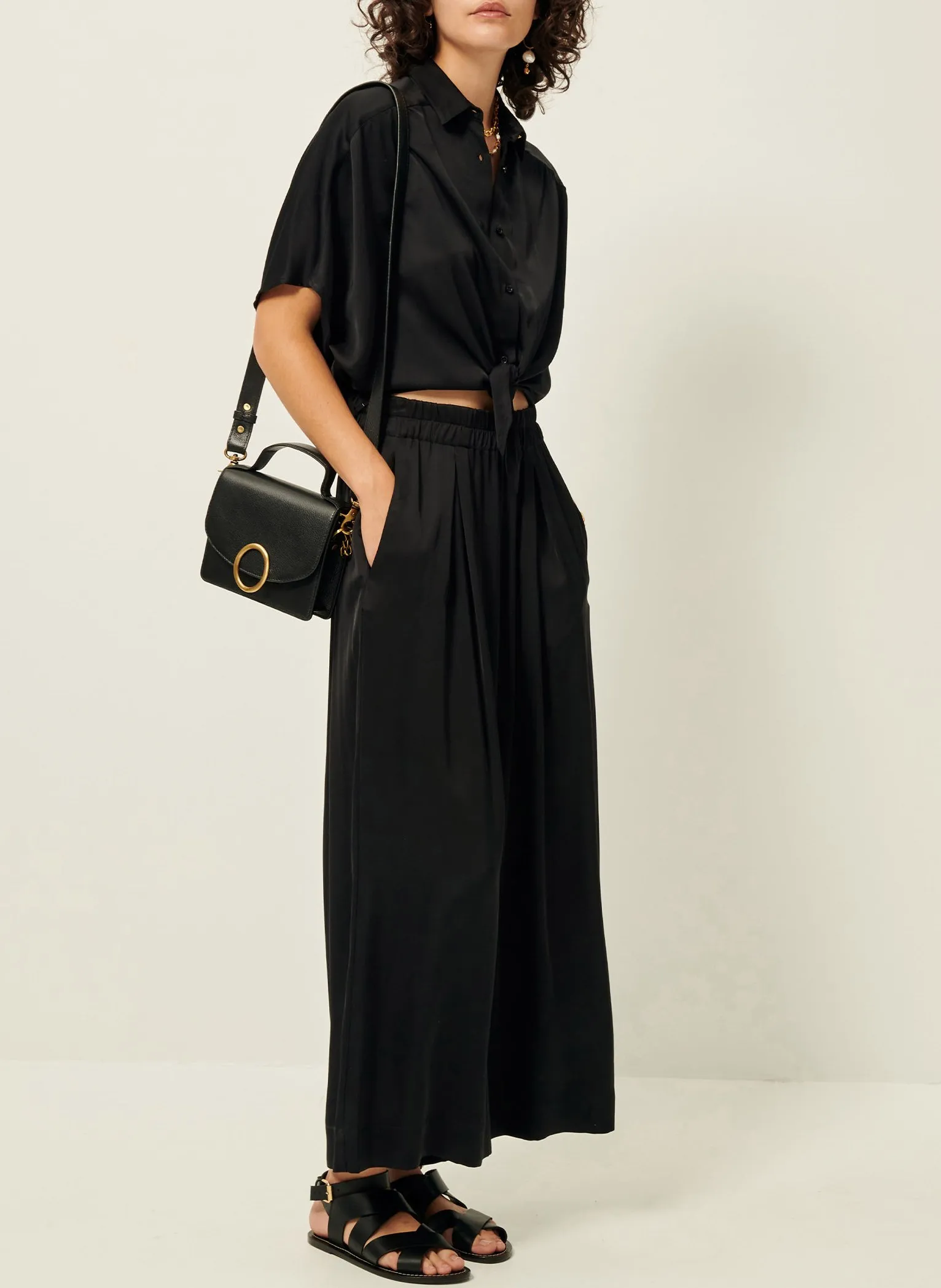  SESSUN   ALFASSA NIGHT - Rechte blouse met klassieke kraag | Nero