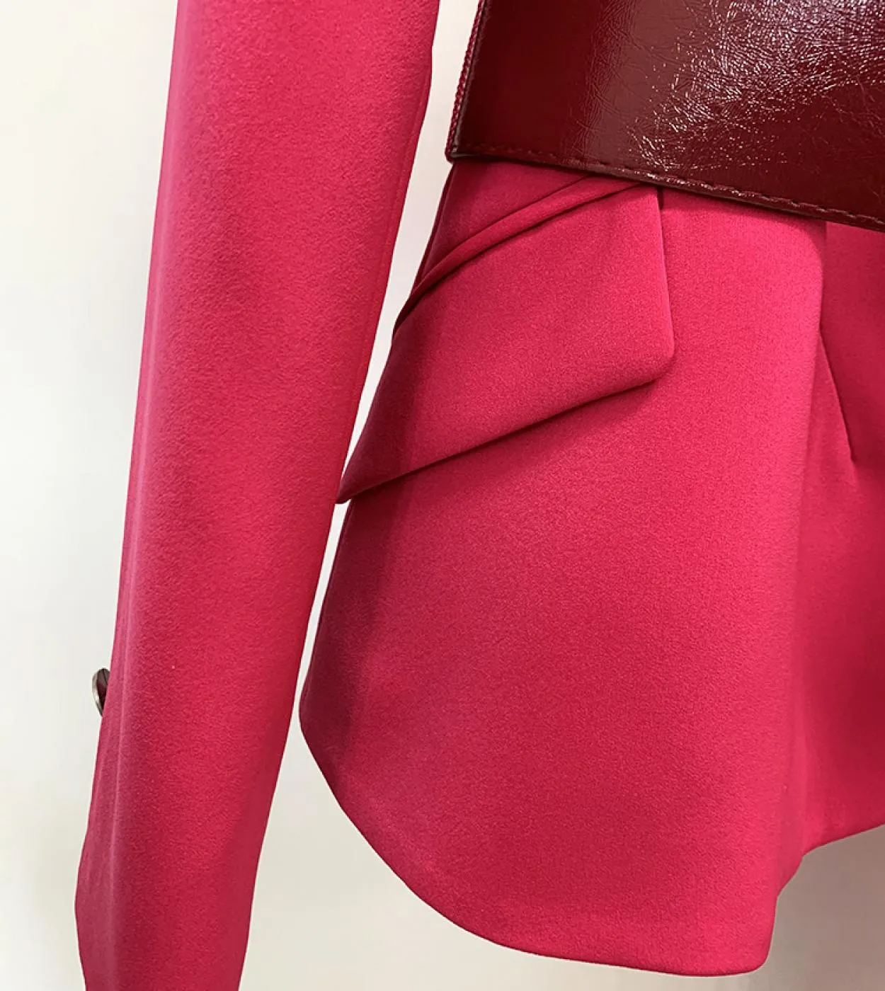 Tailleur pantalone Donna 2023 New Designer Fashion One Button Belt Suit Flare Pants Blazer Set Due pezzi Pantaloni da ufficio Su