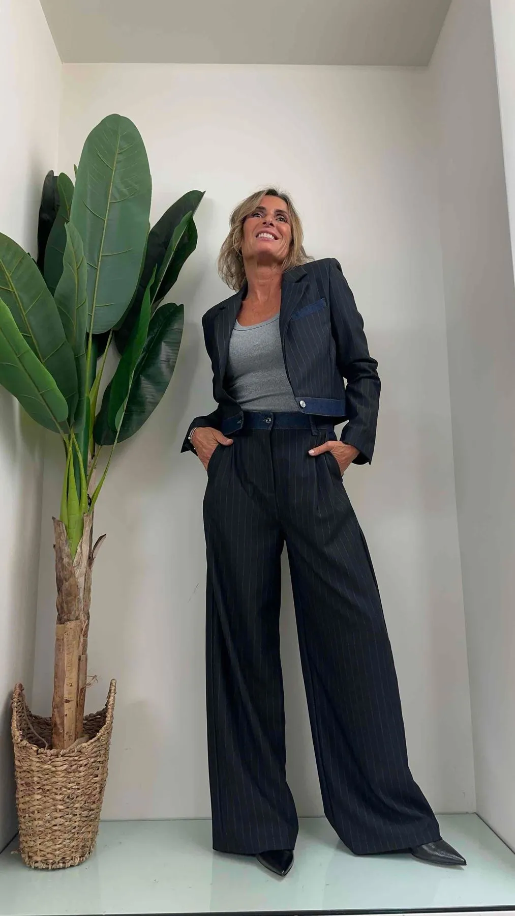 VICOLO - TR1451 - GIACCA CROP GESSATA INSERTO DENIM