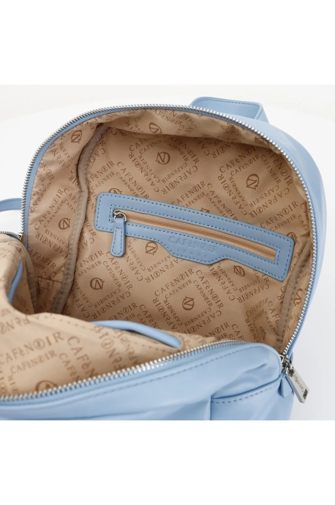 zaino con logo ricamato e portachiavi personalizzato celeste